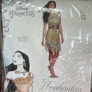 Never worn/never opened Women’s Deluxe Pocahontas Halloween Costume Size Small